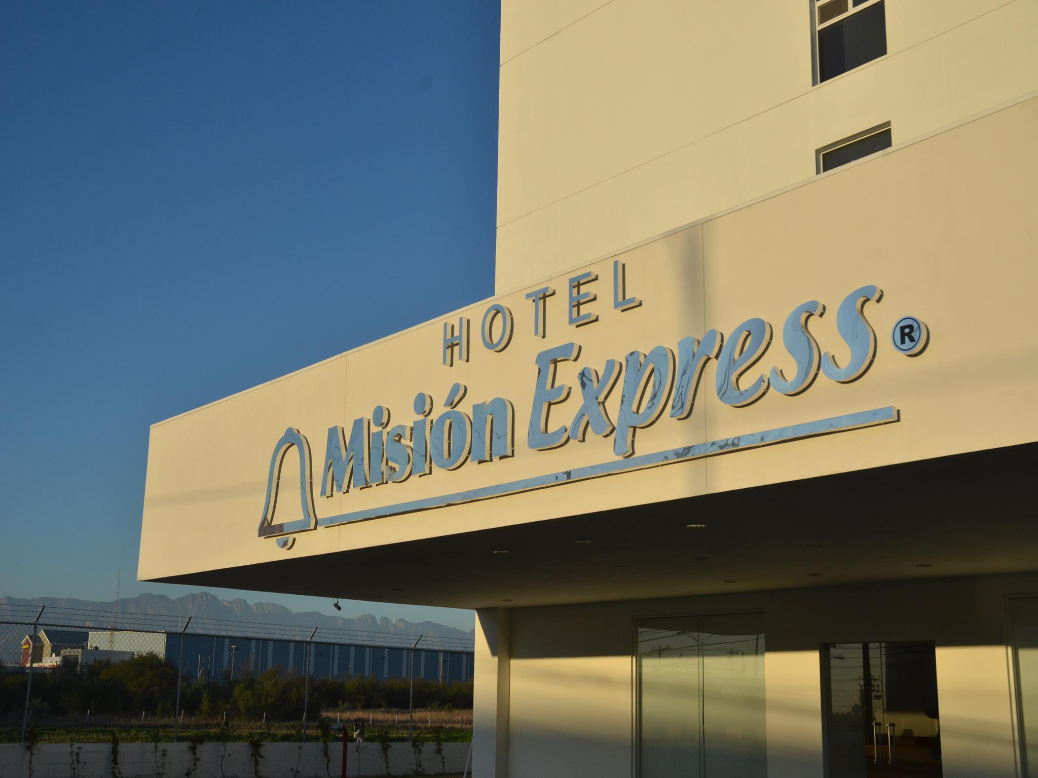 Mision Express Monterrey Aeropuerto La Fe Hotell Exteriör bild